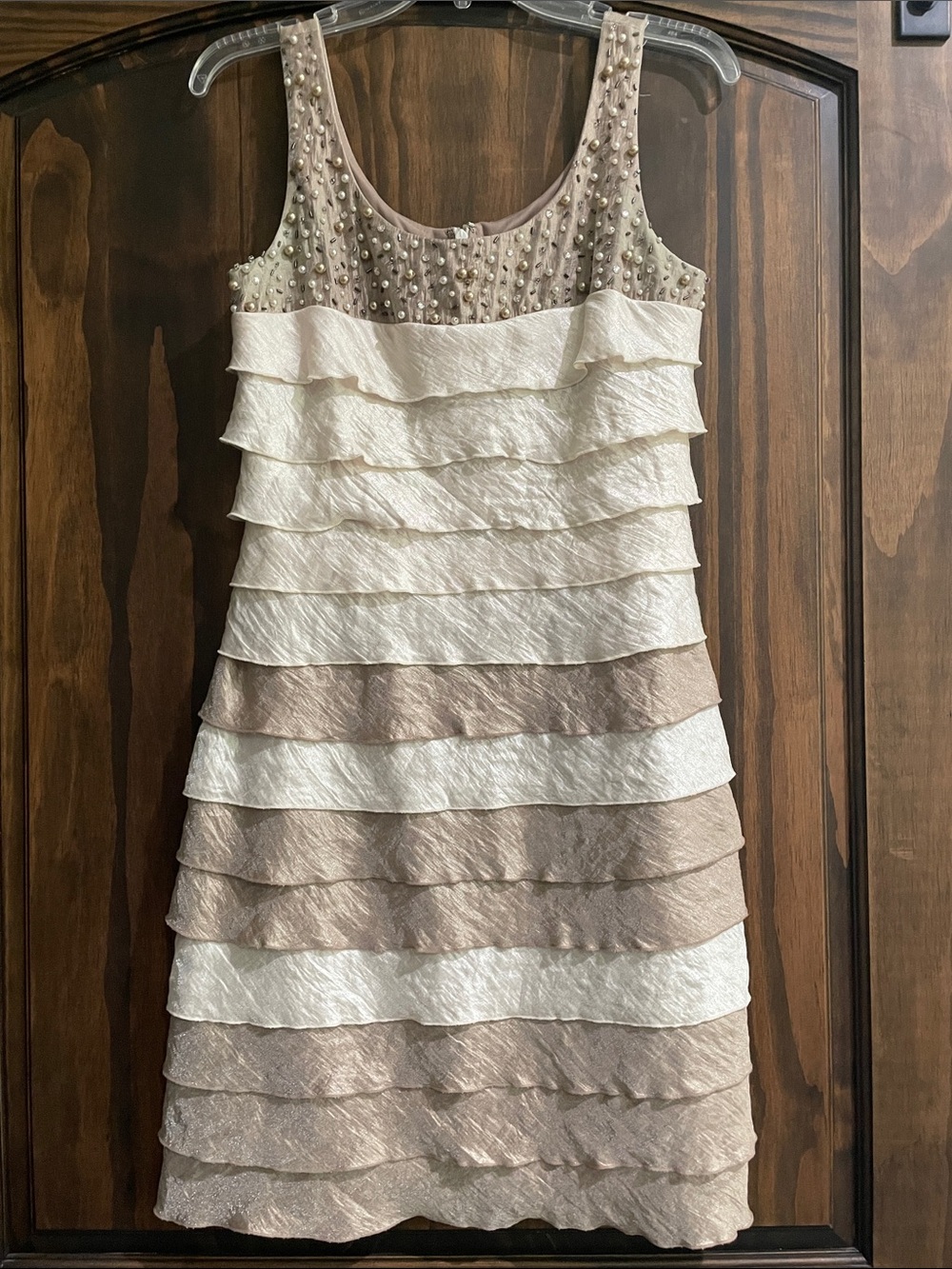 Jessica Howard Sleeveo Cream and Tan Dress